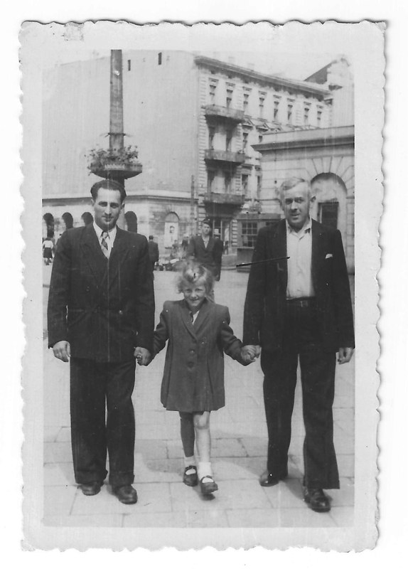 Meir Tyrangiel and Jozef Jaszczuk with Guta, Łódź, 1947